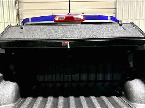 Used 2017 Chevrolet Colorado Z71 image 9