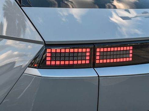 New 2026 Hyundai Ioniq 5 SE image 8