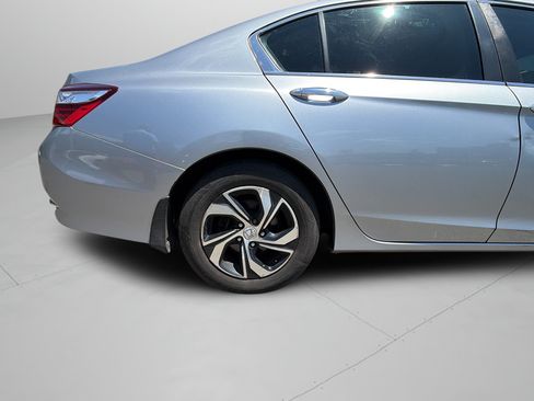 Used 2017 Honda Accord LX image 31