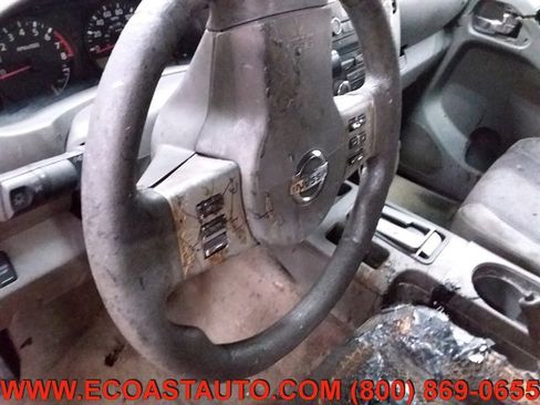 Used 2014 Nissan Frontier SV image 12