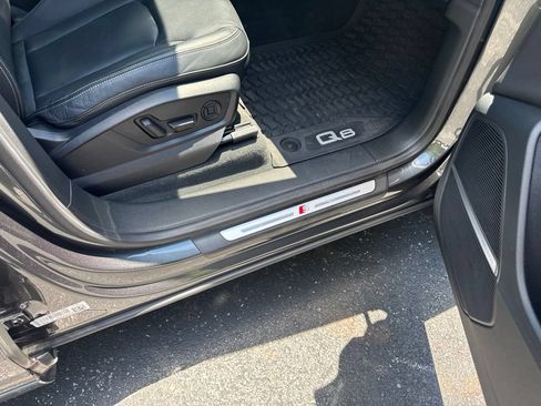 Used 2020 Audi Q8 Prestige w/ Prestige Package AWD/4WD image 12
