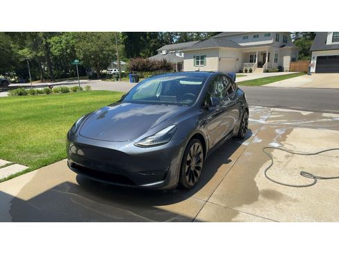 Used 2022 Tesla Model Y Performance AWD/4WD image 1
