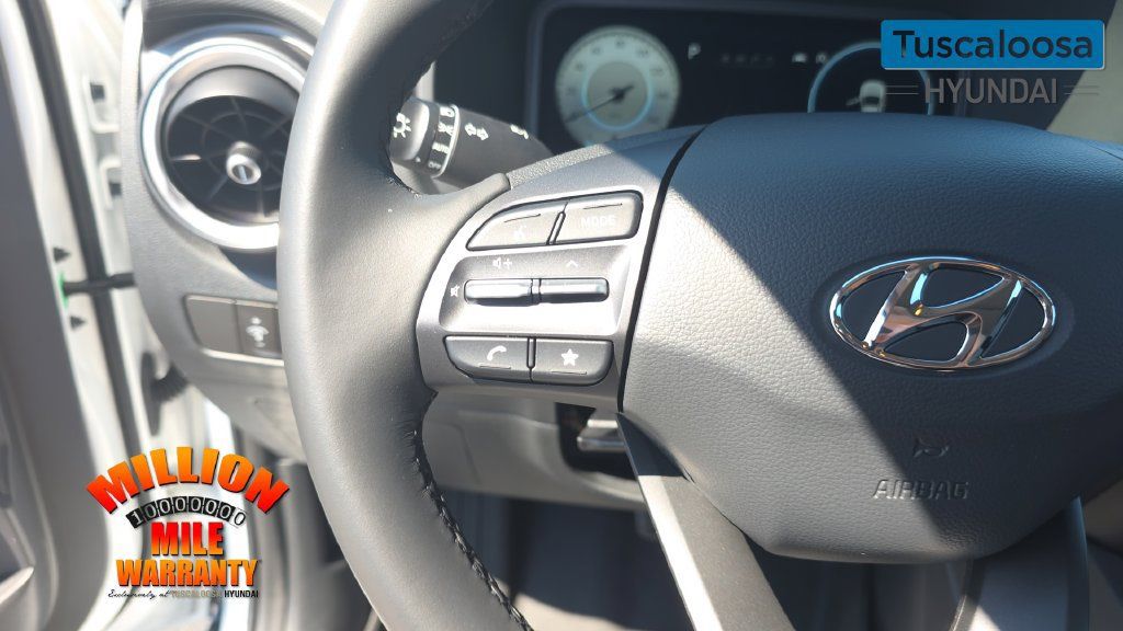 Used 2023 Hyundai Kona Limited AWD/4WD image 17