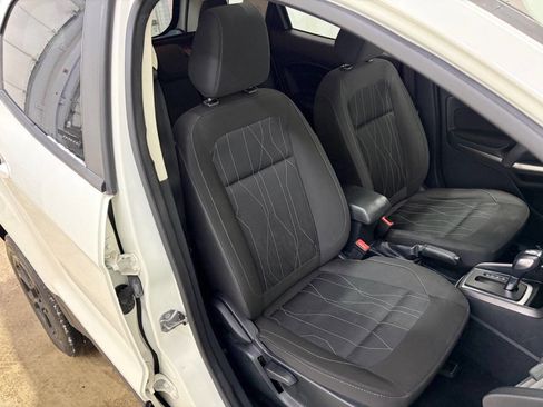 Used 2019 Ford EcoSport SE w/ SE Convenience Package image 27