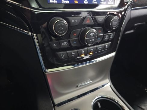 Used 2021 Jeep Grand Cherokee Trailhawk w/ Trailhawk Luxury Group AWD/4WD image 26
