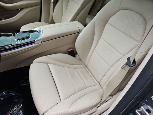 Used 2021 Mercedes-Benz GLC 300 4MATIC image 15