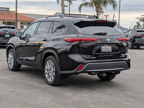 Used 2021 Toyota Highlander Limited image 8