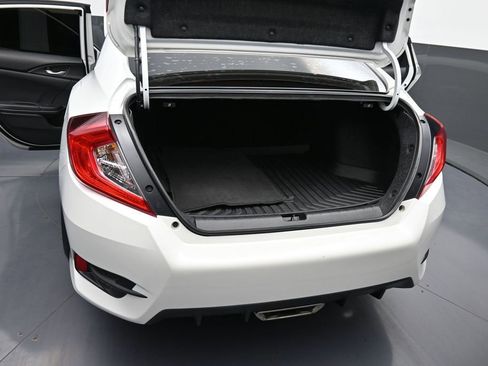 Used 2020 Honda Civic Sport image 16
