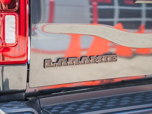 New 2026 RAM 2500 Laramie AWD/4WD image 9