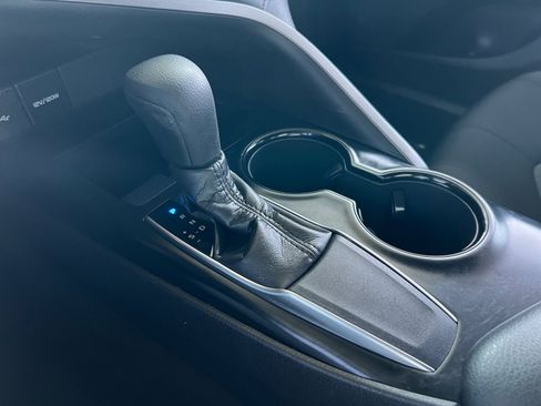 Used 2020 Toyota Camry LE image 16