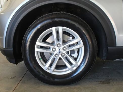 Used 2023 Ford Explorer XLT w/ Equipment Group 202A RWD image 27