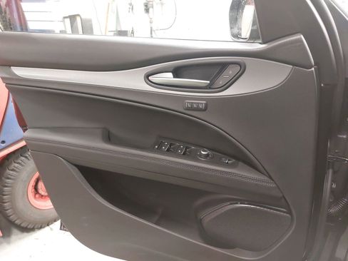 New 2025 Alfa Romeo Stelvio Sprint w/ Convenience Package image 29