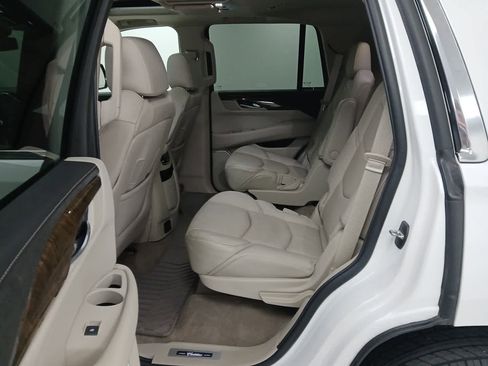 Used 2019 Cadillac Escalade Luxury image 14