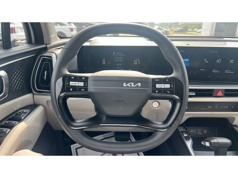 Used 2026 Kia Sorento S w/ S Panoramic Sunroof Package FWD image 12