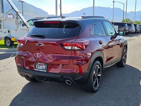Used 2023 Chevrolet TrailBlazer RS w/ Sun and Liftgate Package FWD image 3