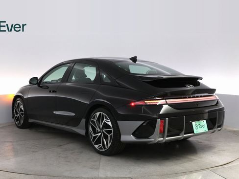 Used 2023 Hyundai Ioniq 6 Limited image 14