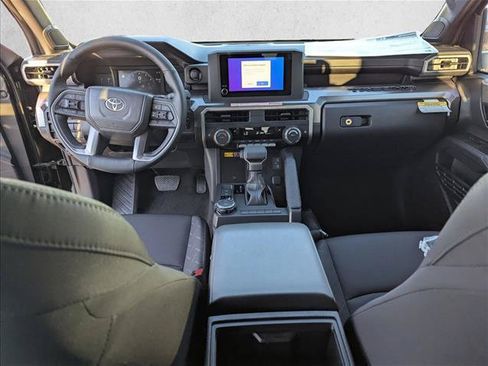 Certified 2025 Toyota Tacoma SR5 AWD/4WD image 14