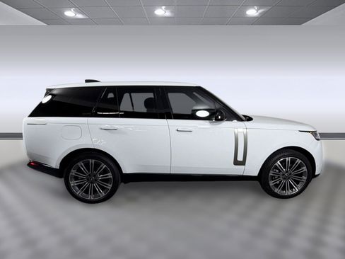 Used 2025 Land Rover Range Rover SE AWD/4WD image 8