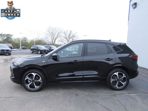 Used 2023 Ford Escape ST-Line Elite AWD/4WD image 2