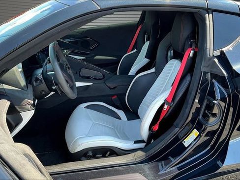 Used 2023 Chevrolet Corvette Stingray Premium Cpe w/ Z51 Performance Package RWD image 17