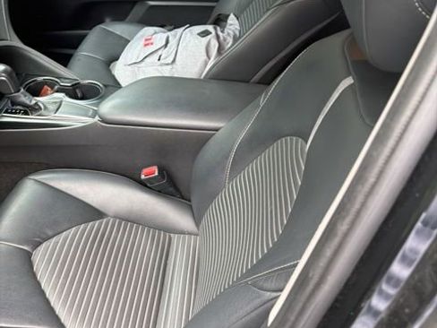 Used 2019 Toyota Camry SE image 10