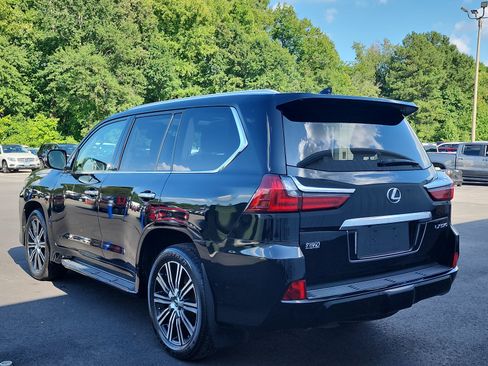 Used 2018 Lexus LX 570 4WD w/ Luxury Package image 3