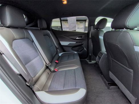 Used 2024 Buick Envista Preferred w/ Advanced Safety Package image 23