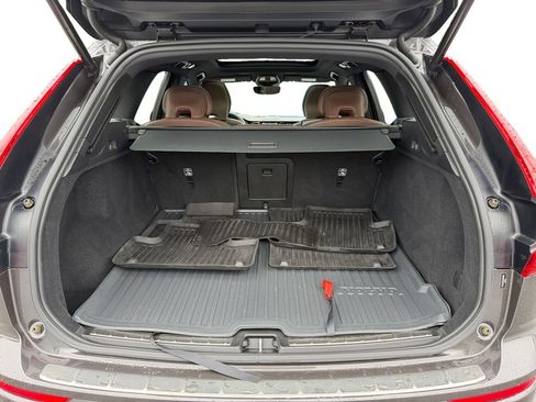 Certified 2024 Volvo XC60 B5 Plus w/ Protection Package Premier AWD/4WD image 11