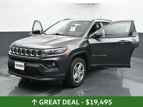 Used 2024 Jeep Compass Latitude image 64