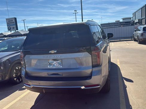 Used 2025 Chevrolet Tahoe LS image 10