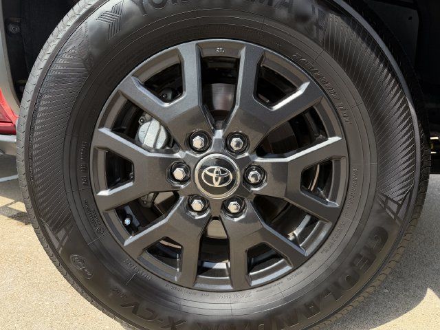 Certified 2025 Toyota 4Runner SR5 AWD/4WD image 9