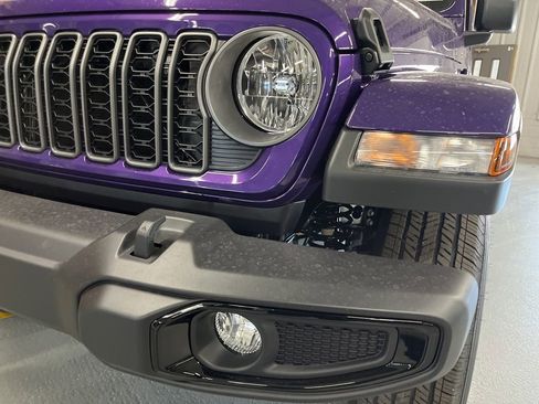 New 2026 Jeep Gladiator Sport image 10