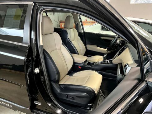 Used 2023 Subaru Outback Limited image 11