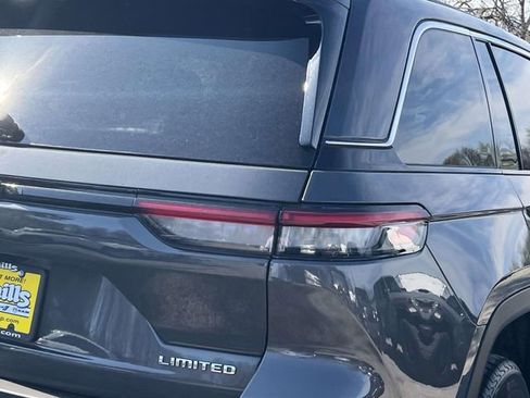 Certified 2023 Jeep Grand Cherokee Limited image 9