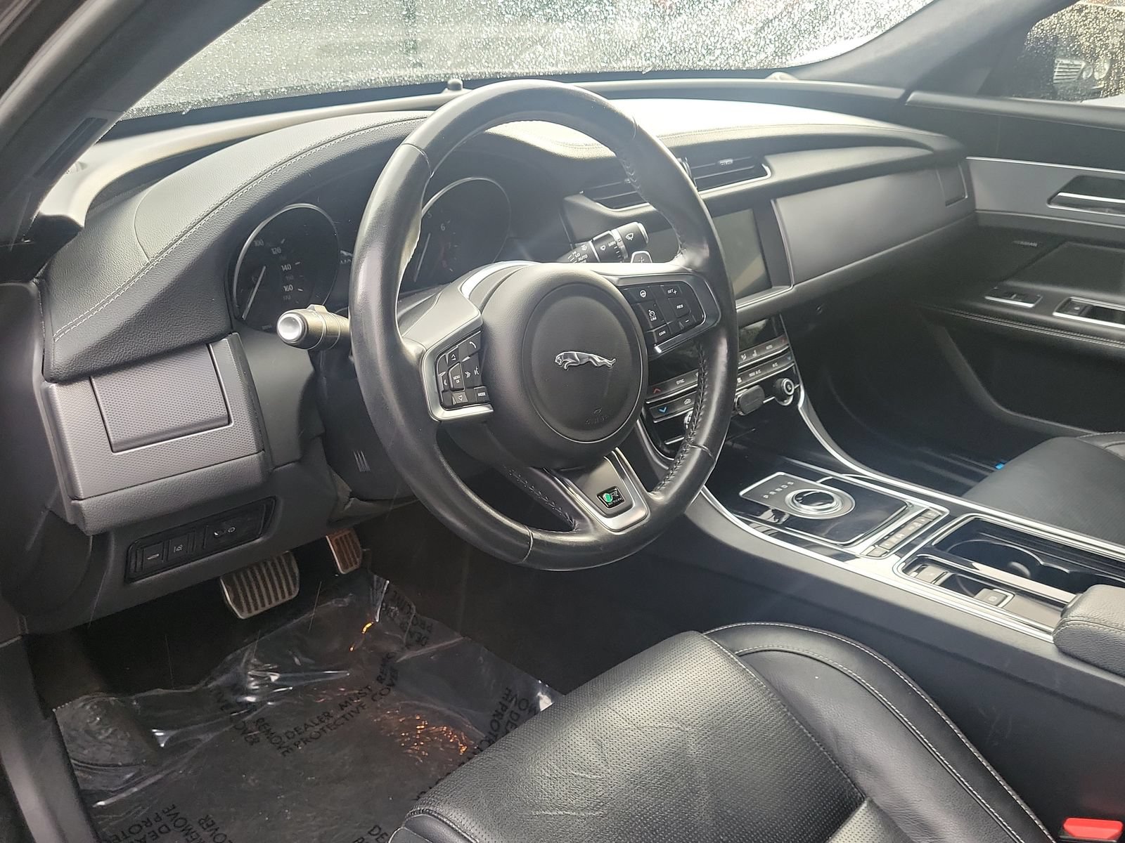 Used 2019 Jaguar XF R-Sport AWD/4WD image 11