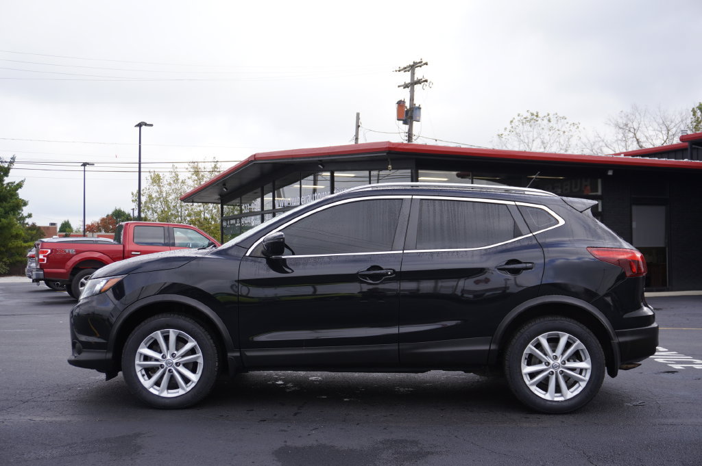 Used 2017 Nissan Rogue Sport SV AWD/4WD image 4