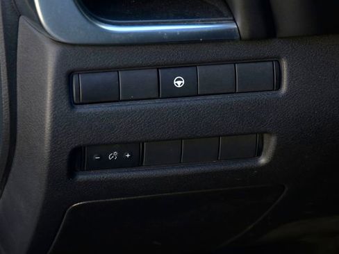 Used 2023 Nissan Rogue SV image 25