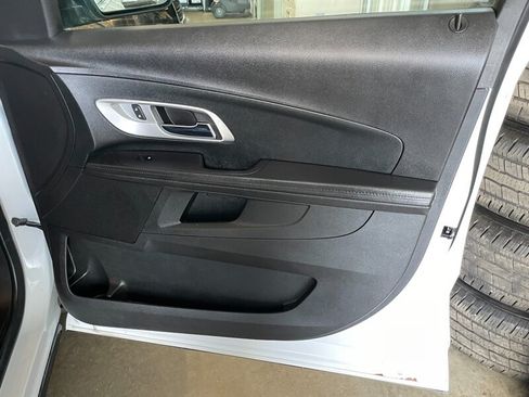 Used 2017 Chevrolet Equinox LT w/ Convenience Package FWD image 19