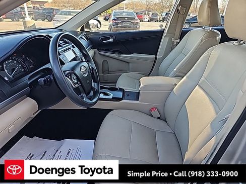 Used 2014 Toyota Camry LE image 10