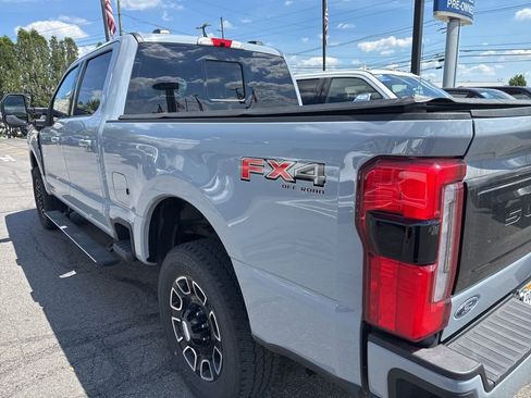 Used 2025 Ford F250 Platinum AWD/4WD image 7