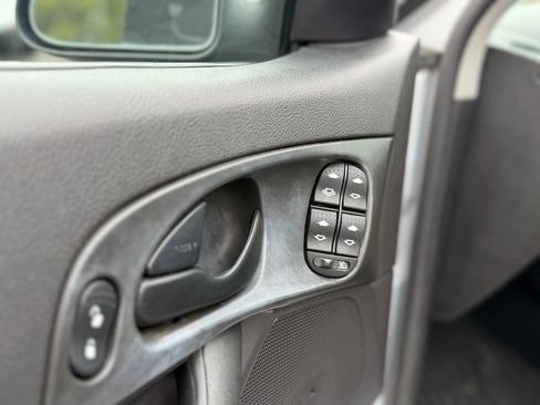 Used 2006 Ford Focus ZX5 Hatchback FWD image 15