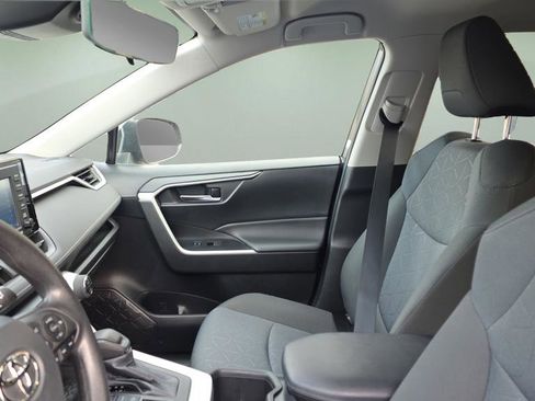 Used 2022 Toyota RAV4 XLE image 11