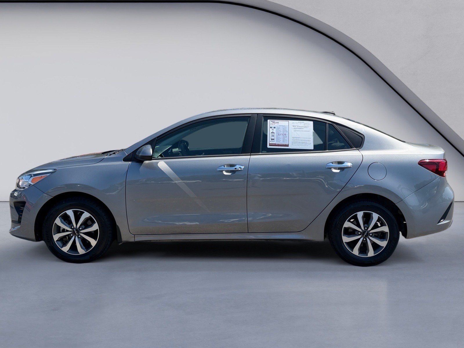 Used 2022 Kia Rio S w/ Technology Package FWD image 2