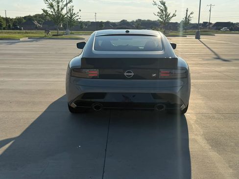 Used 2023 Nissan Z w/ Floor Mat Package (L93) RWD image 7
