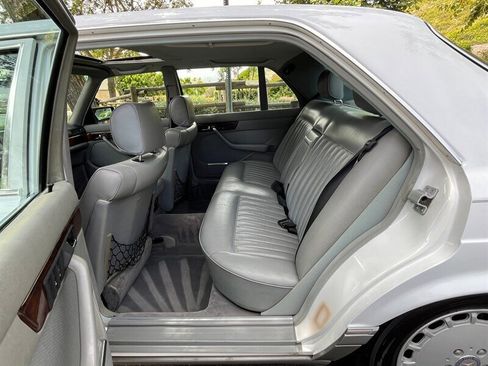 Used 1987 Mercedes-Benz 560 SEL image 13