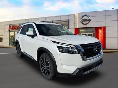 New 2025 Nissan Pathfinder Platinum w/ Cargo Package