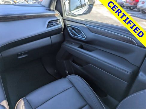 Used 2023 Chevrolet Suburban Premier image 16