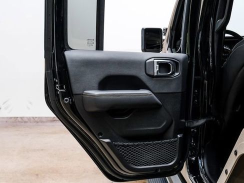 Used 2025 Jeep Wrangler Unlimited Rubicon 392 image 88