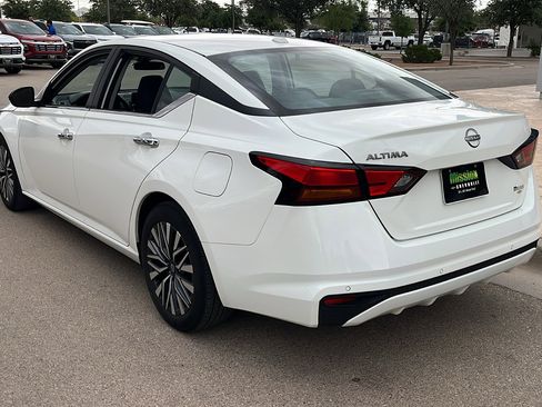 Used 2025 Nissan Altima 2.5 SV FWD image 6