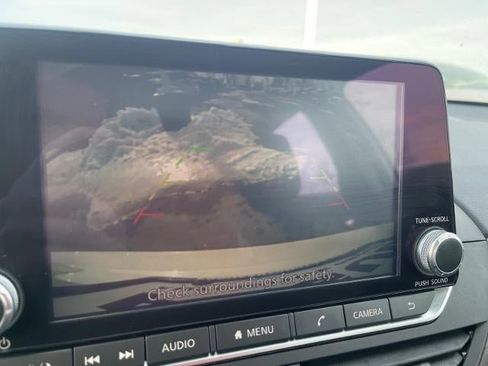 Used 2025 Nissan Altima 2.5 SV image 12